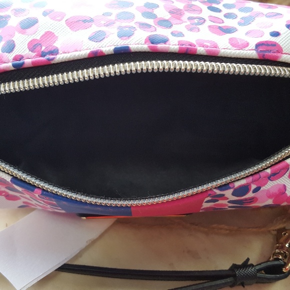 3 Victoria's Secret bags wallet makeup bag change - Picture 7 of 7